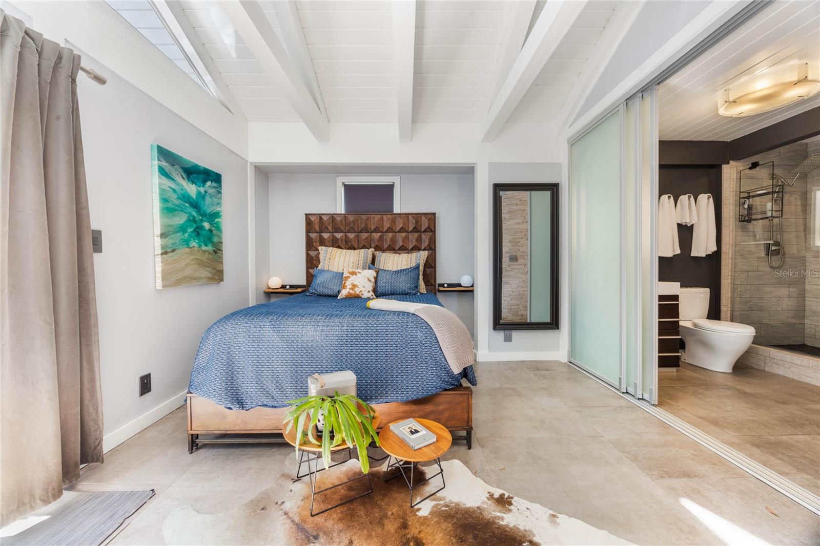 724 W NEW HAMPSHIRE ST