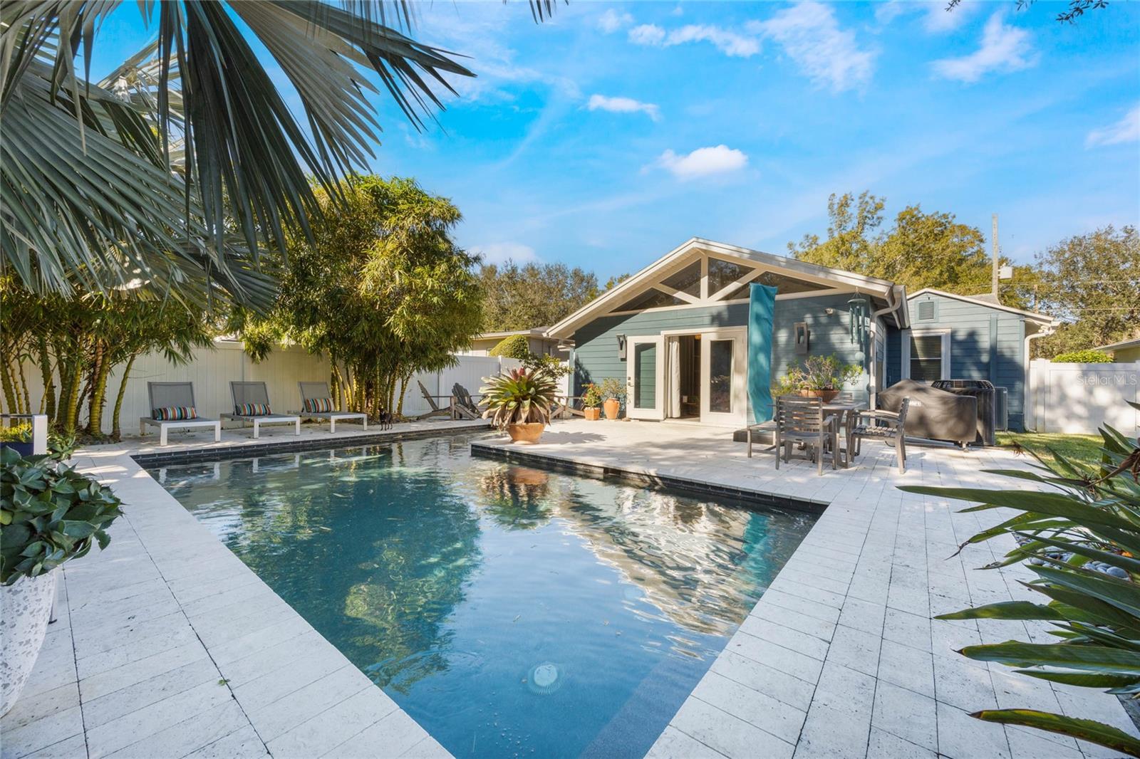 724 W NEW HAMPSHIRE ST