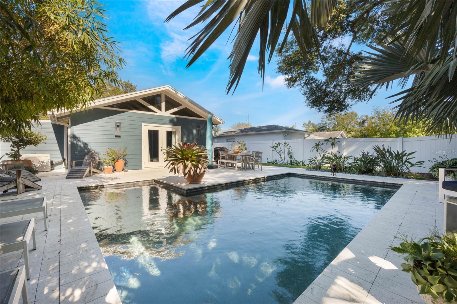 724 W NEW HAMPSHIRE ST