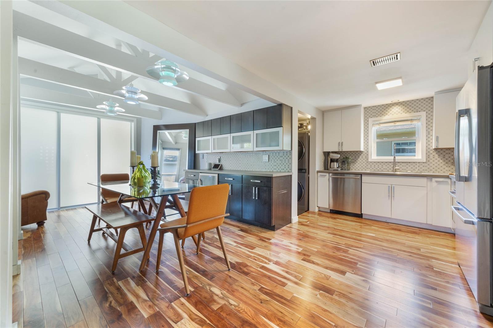 724 W NEW HAMPSHIRE ST