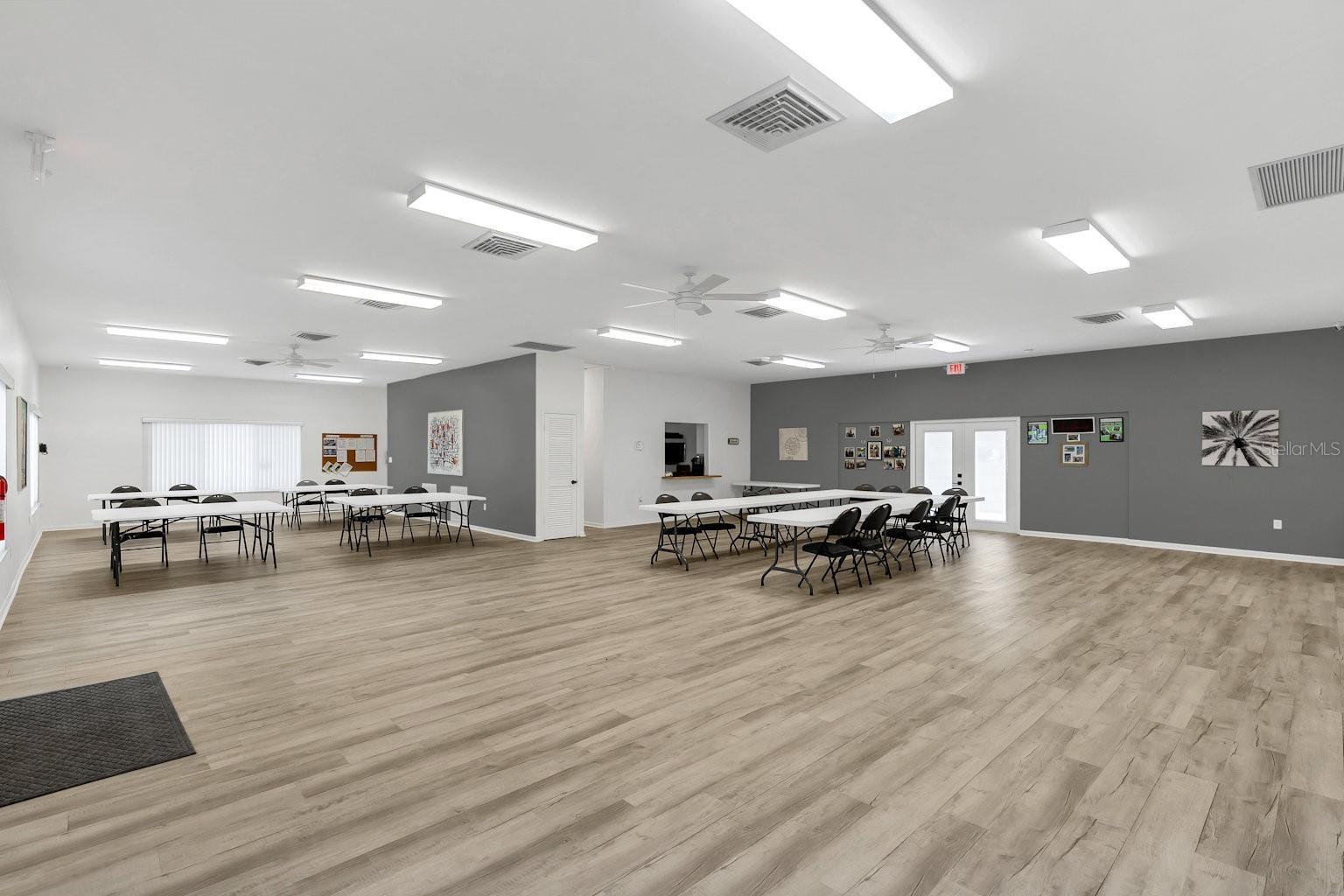 1487 HIGH POINT BLVD #C