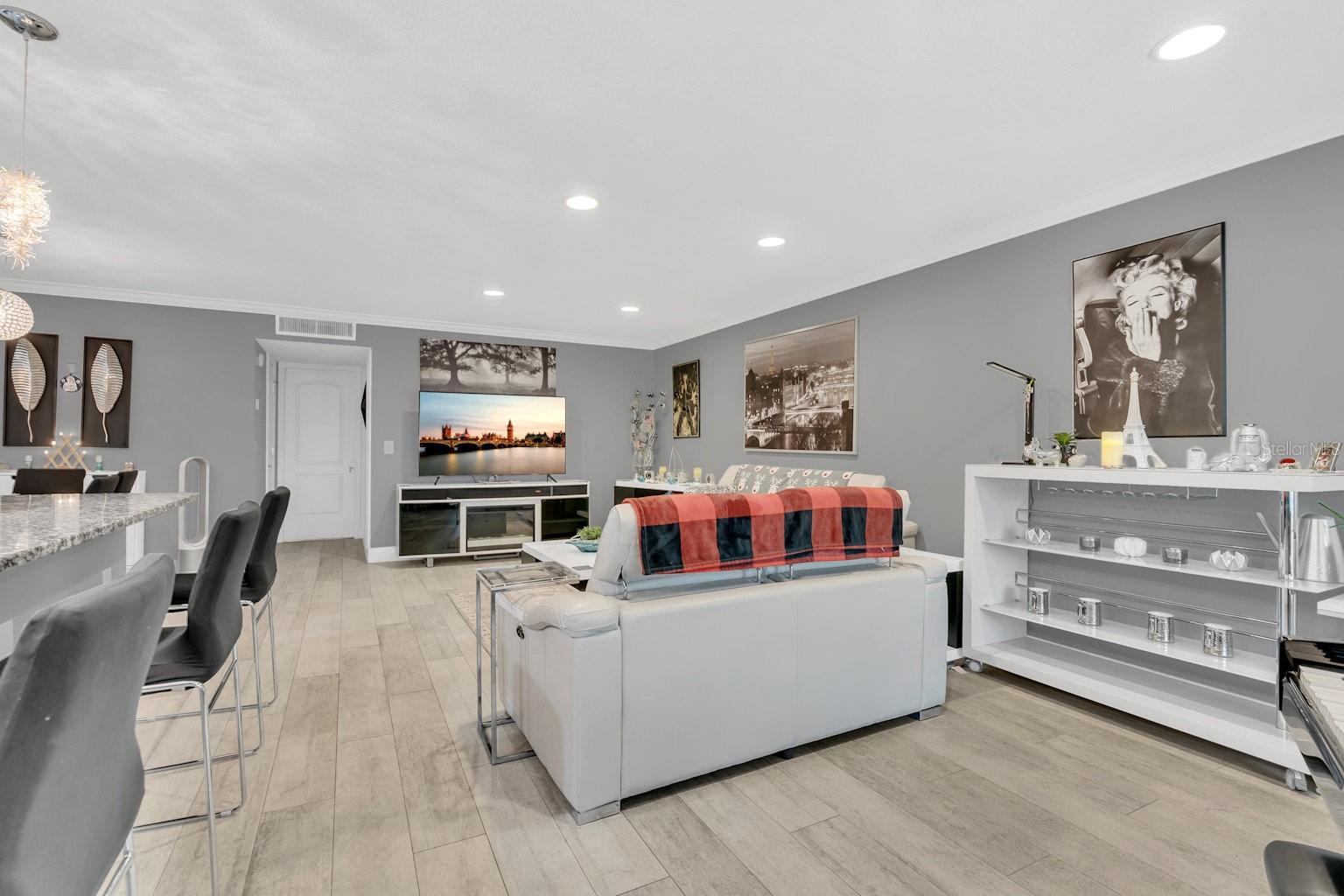 1487 HIGH POINT BLVD #C