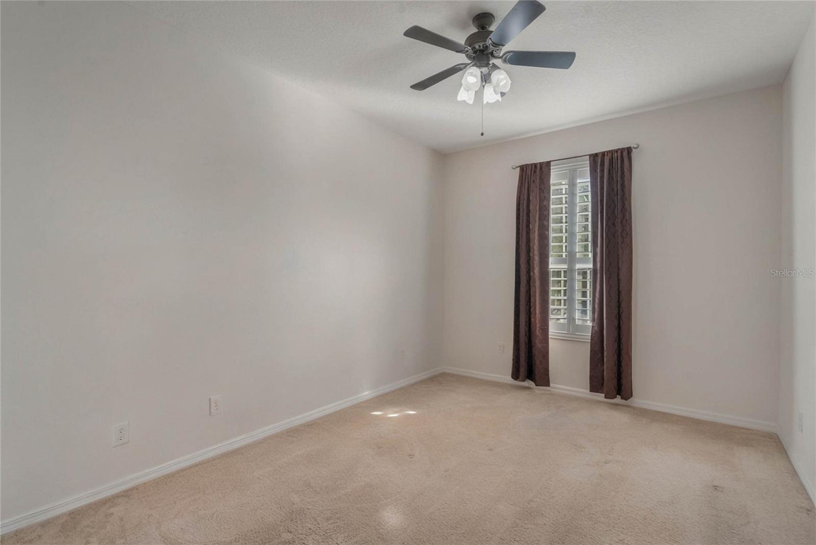 1947 PLANTATION OAK DR