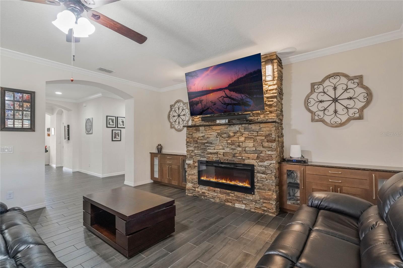 1947 PLANTATION OAK DR