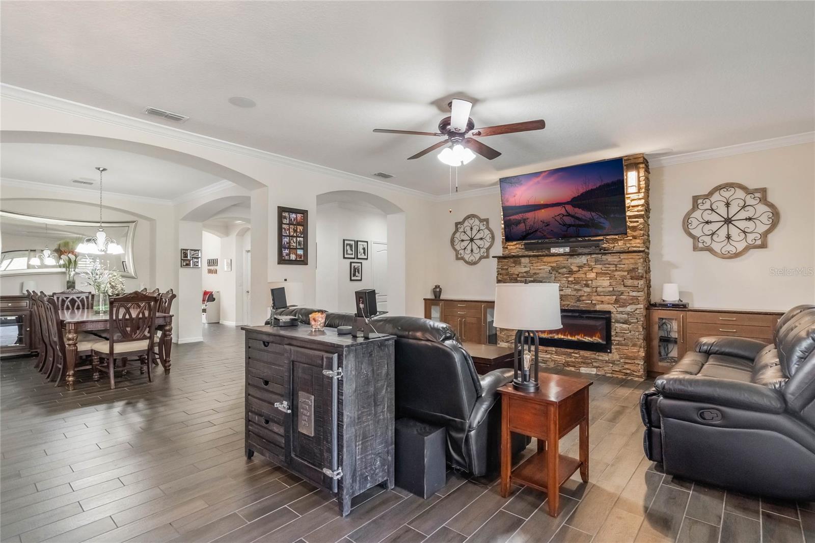 1947 PLANTATION OAK DR