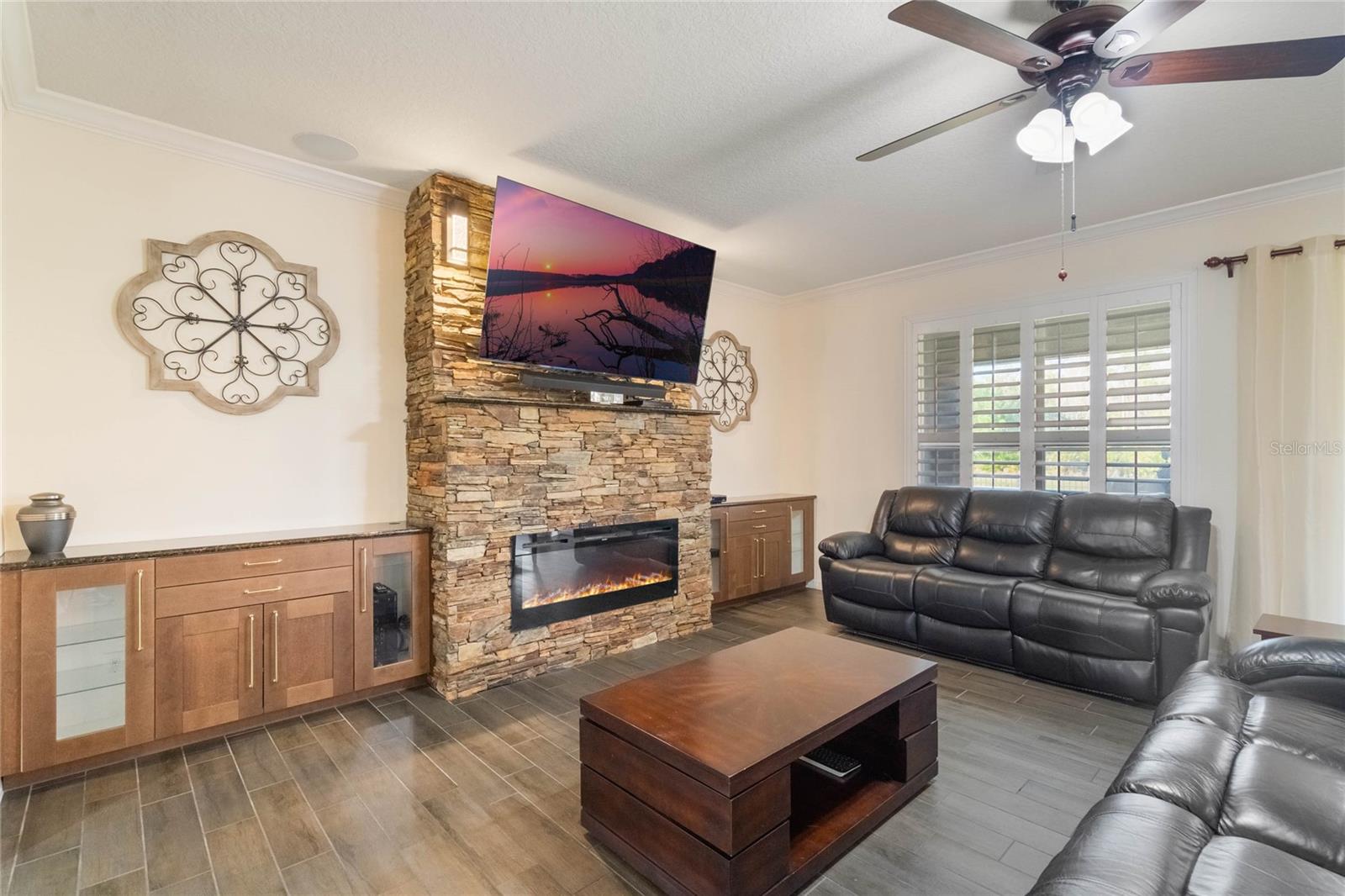 1947 PLANTATION OAK DR