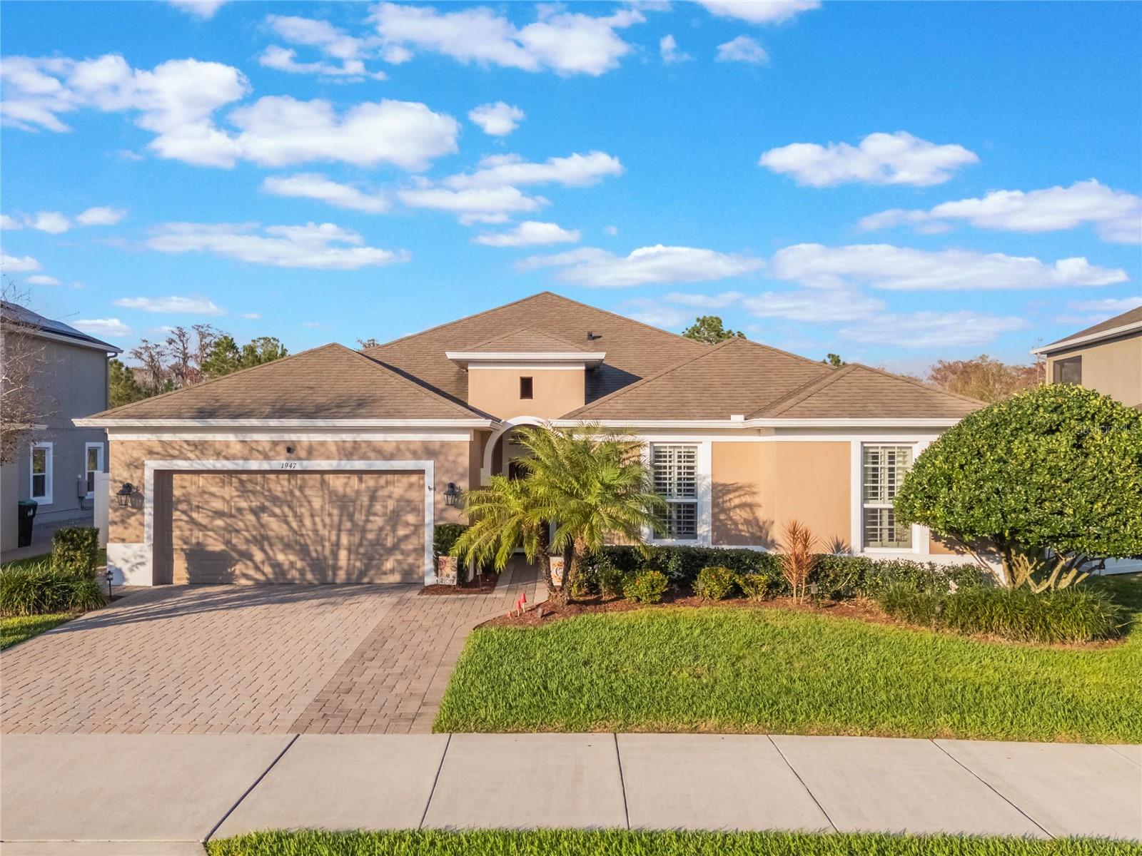 1947 PLANTATION OAK DR