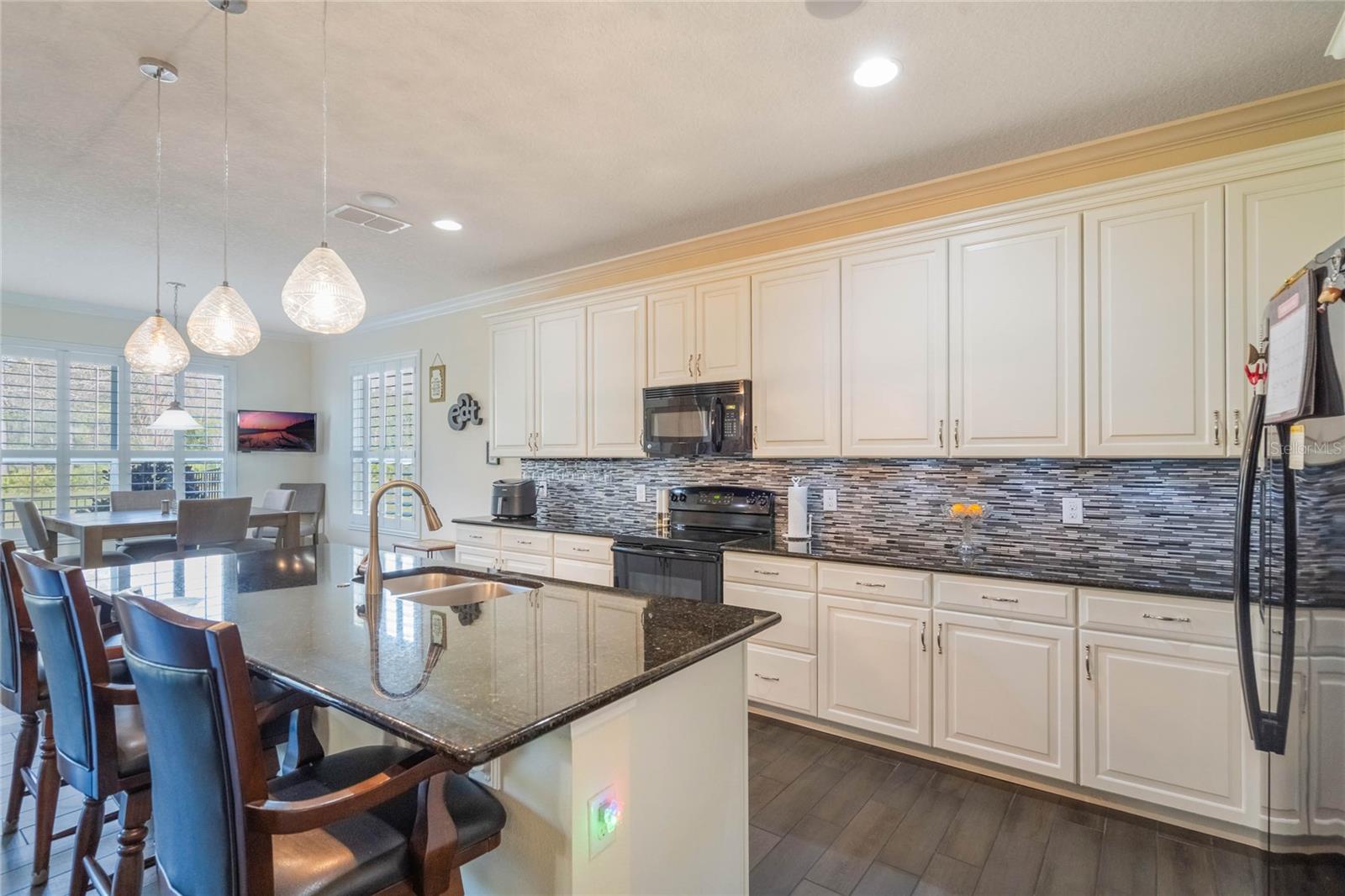 1947 PLANTATION OAK DR