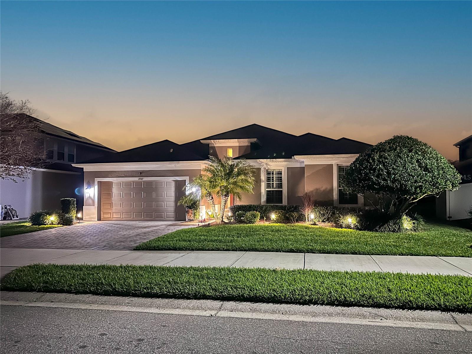 1947 PLANTATION OAK DR