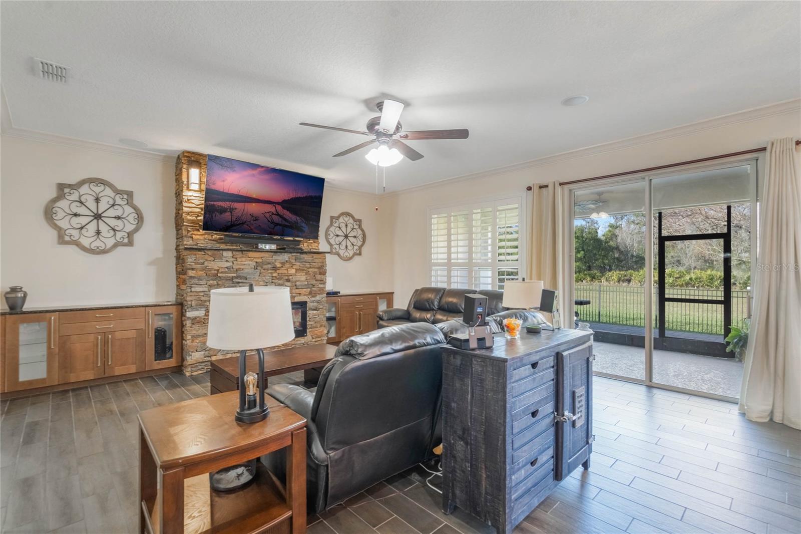 1947 PLANTATION OAK DR