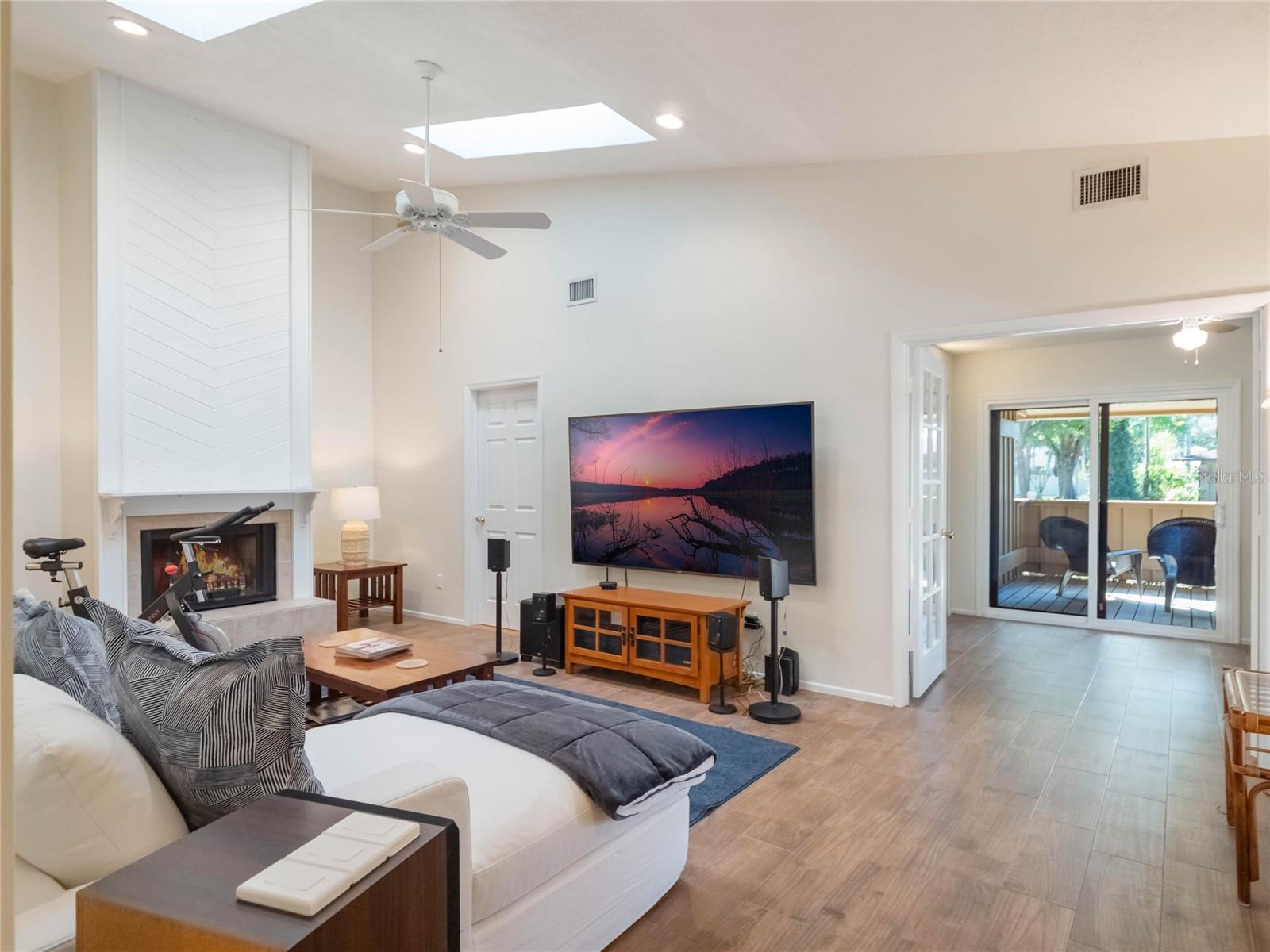 193 HERON BAY CIR #8