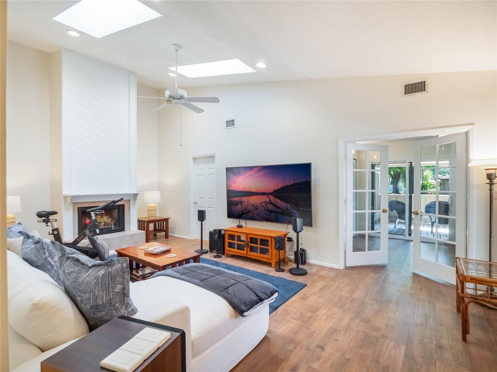 193 HERON BAY CIR #8