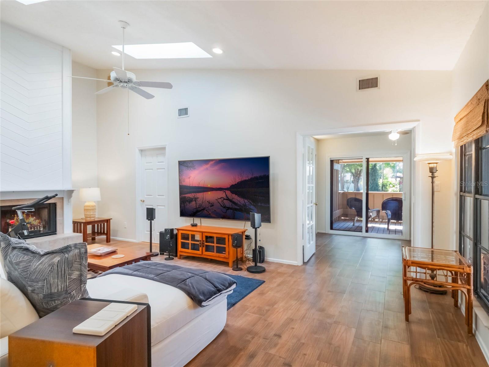 193 HERON BAY CIR #8