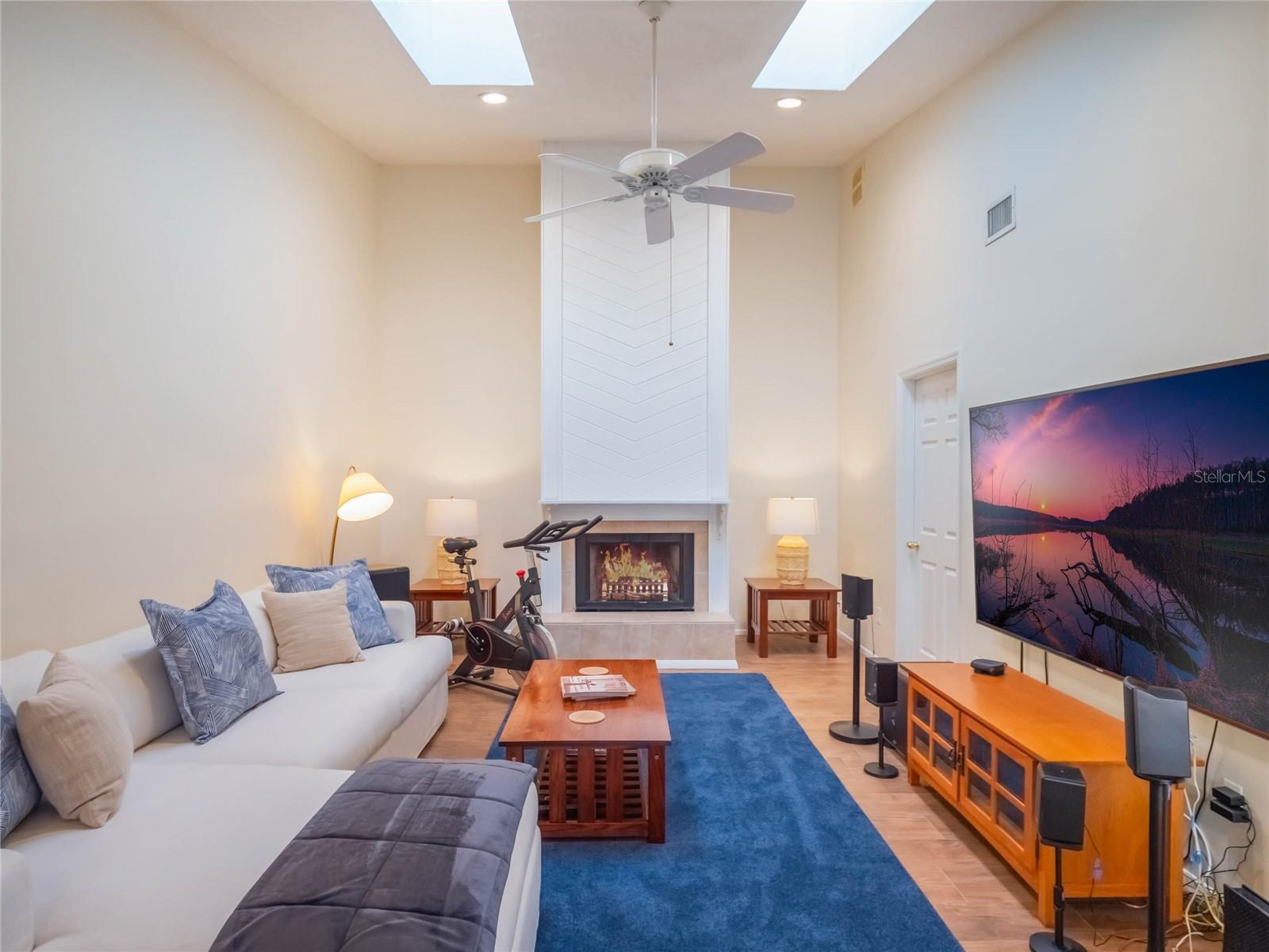 193 HERON BAY CIR #8