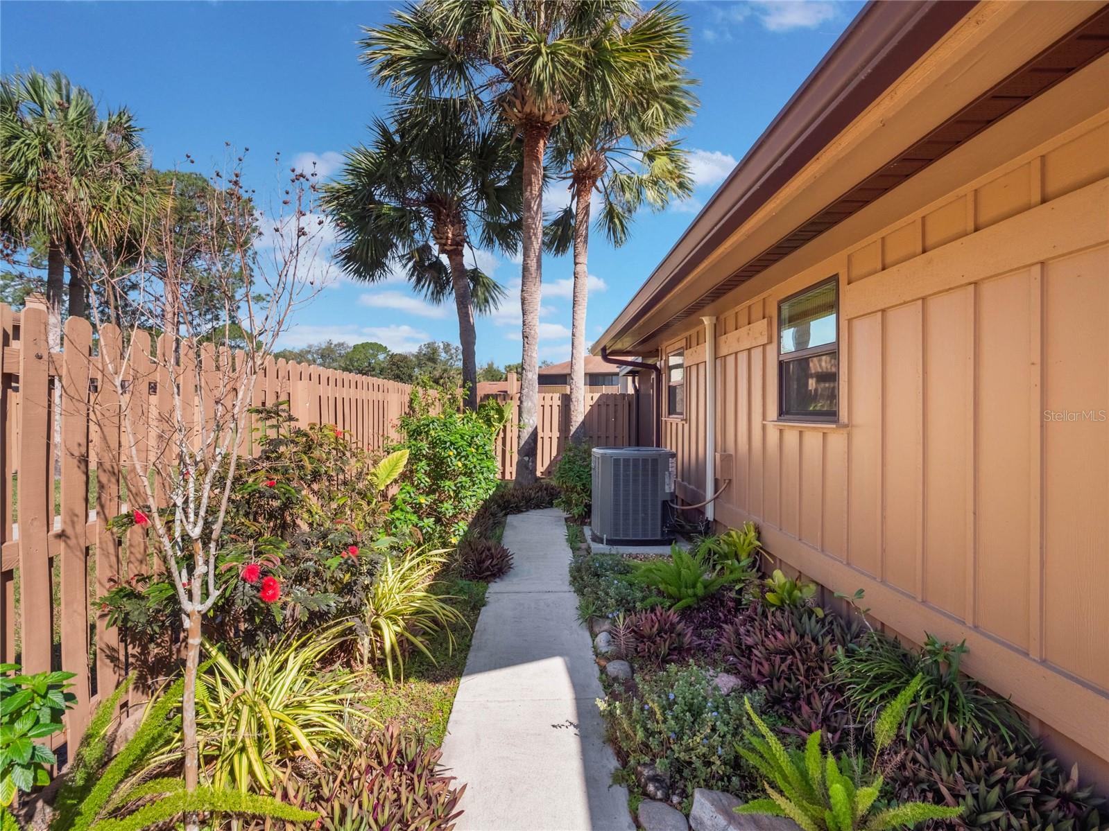 193 HERON BAY CIR #8