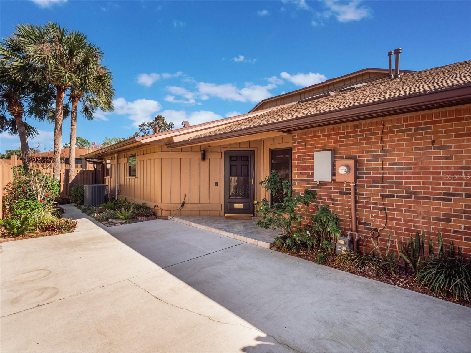 193 HERON BAY CIR #8