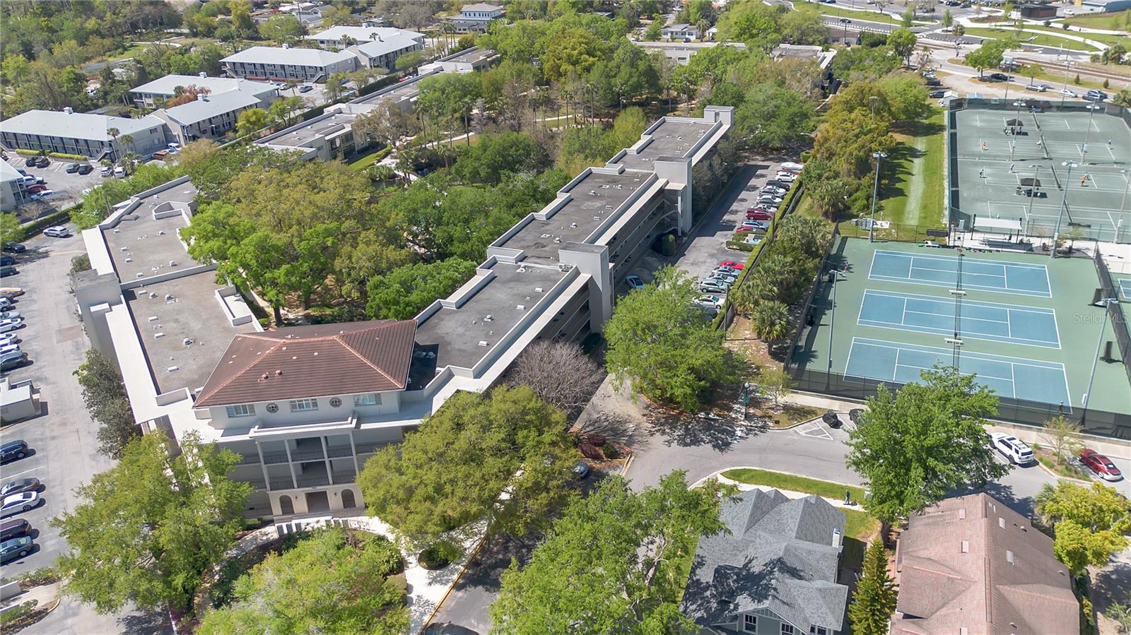 700 MELROSE AVE #L-23