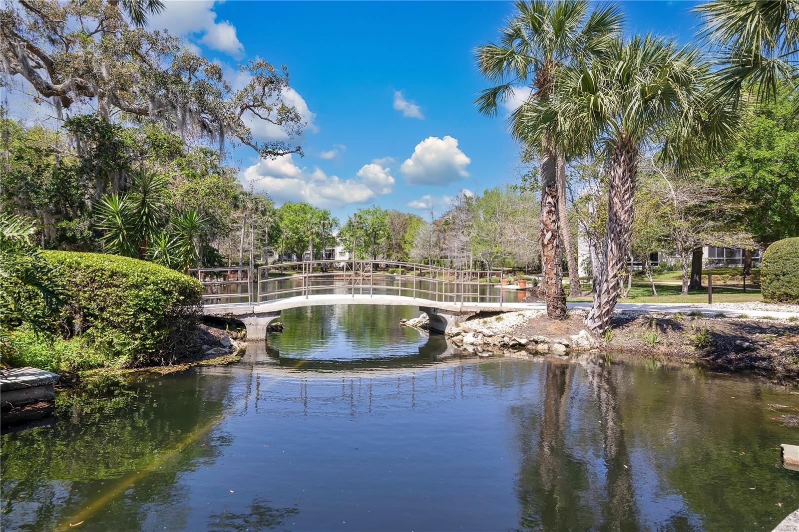 700 MELROSE AVE #L-23