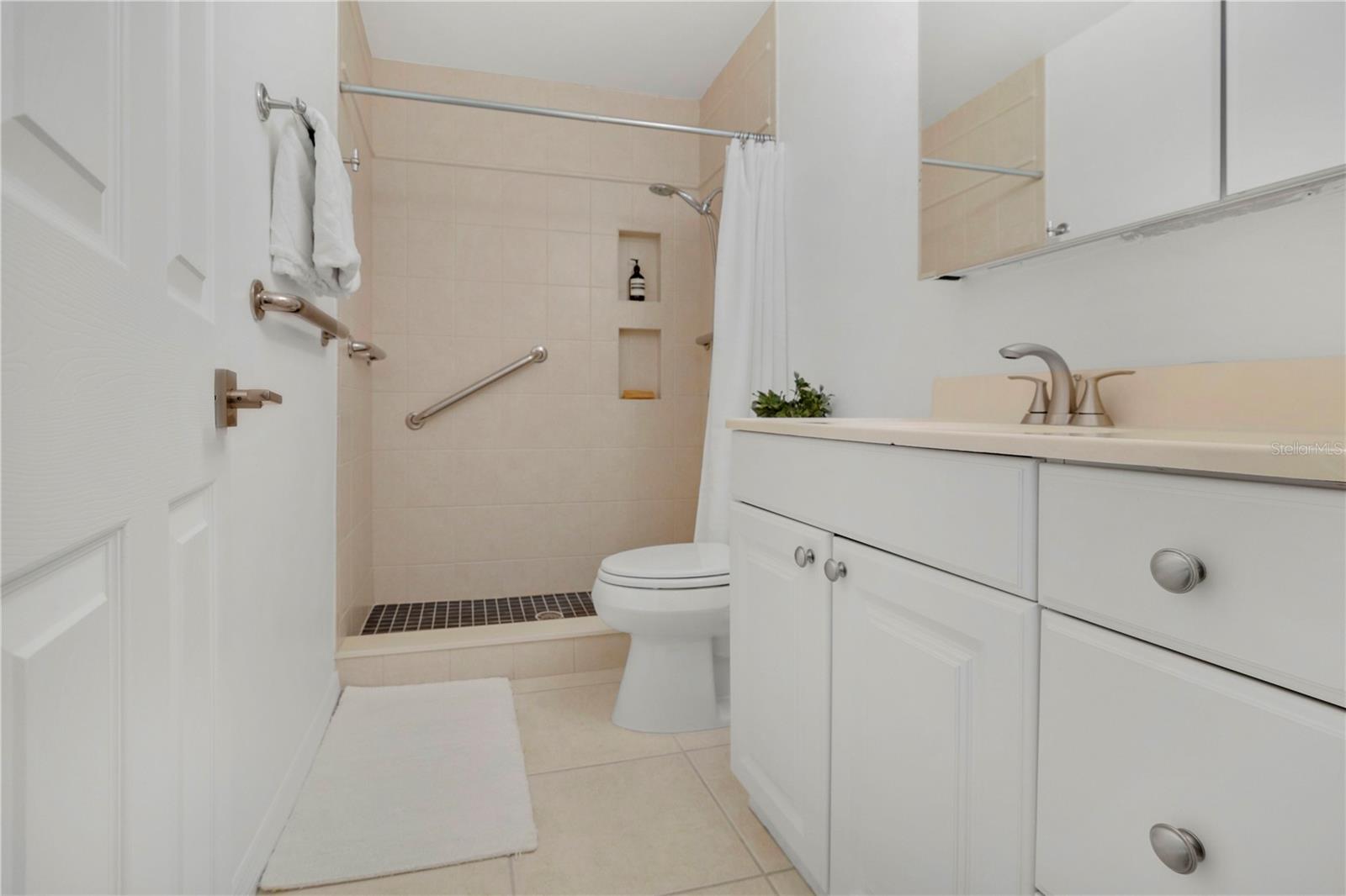 700 MELROSE AVE #L-23