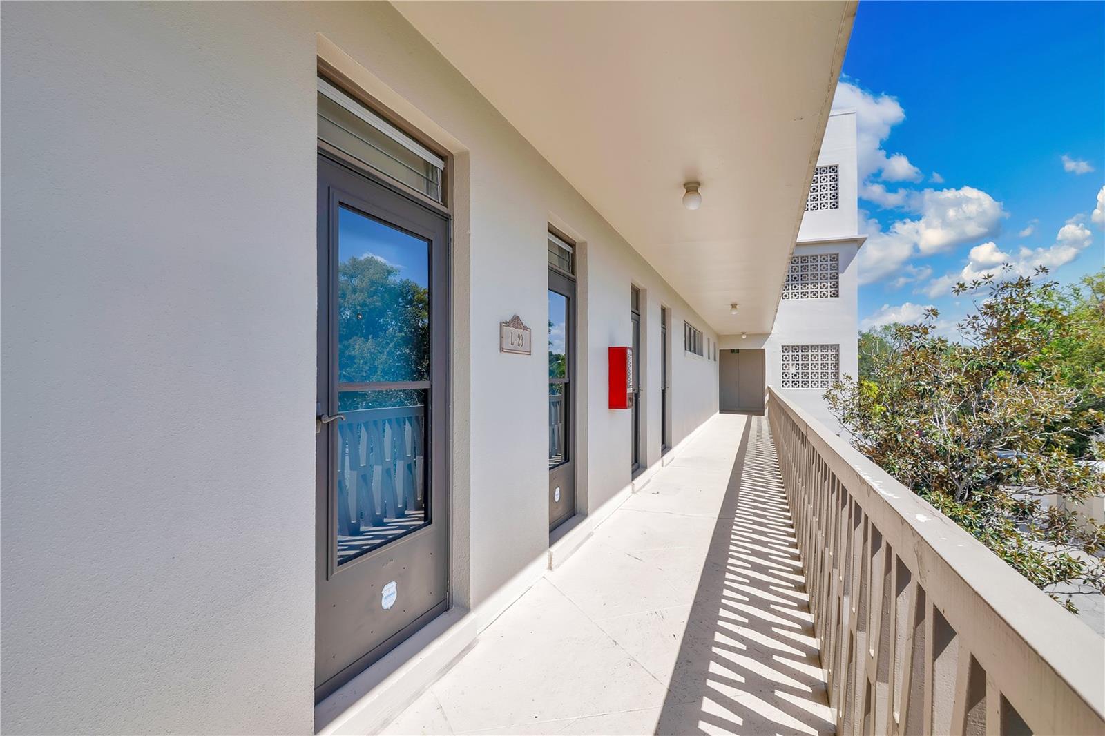 700 MELROSE AVE #L-23