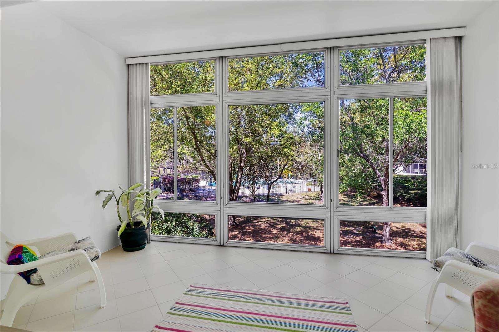 700 MELROSE AVE #L-23