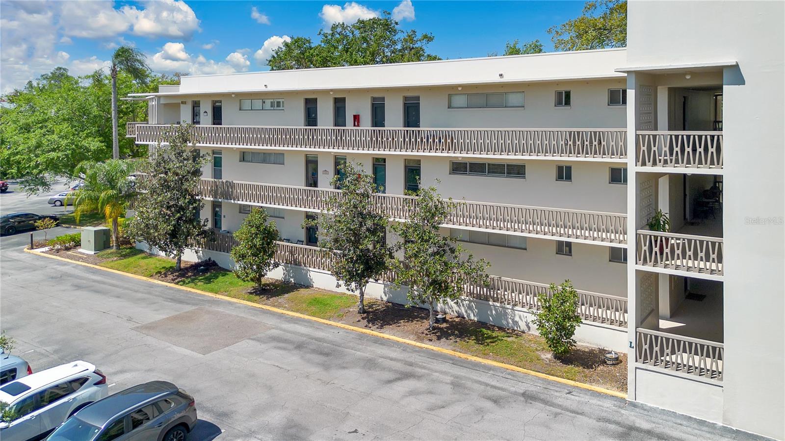 700 MELROSE AVE #L-23