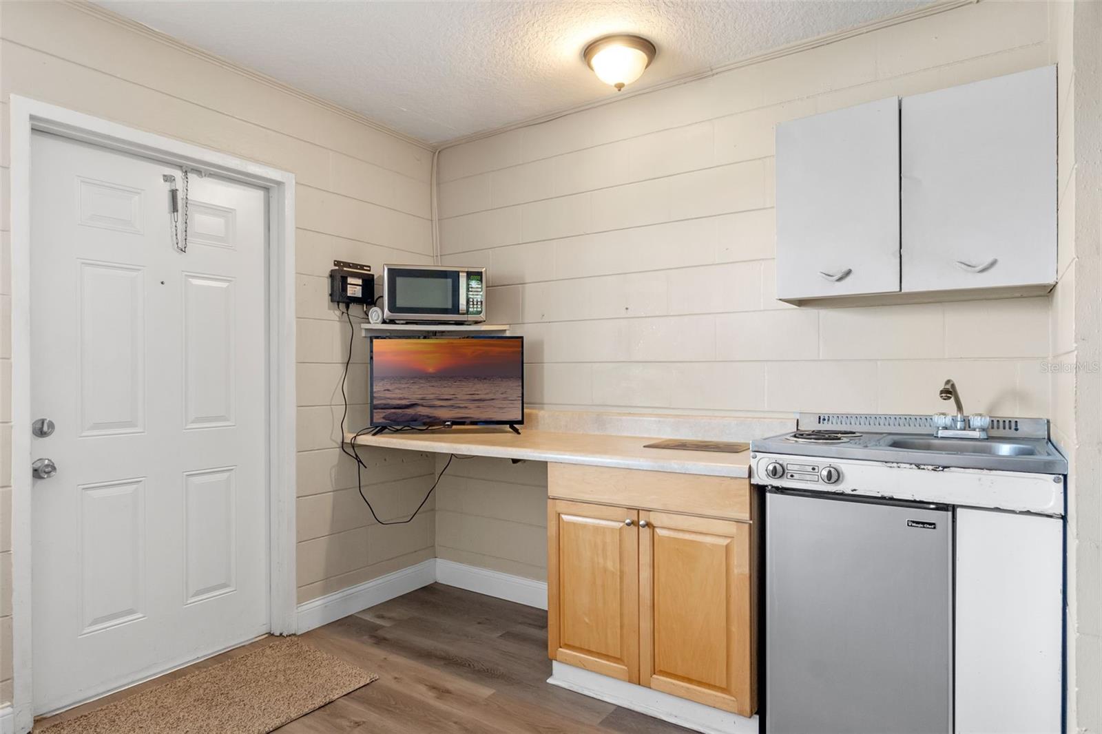 5575 E IRLO BRONSON MEMORIAL HWY