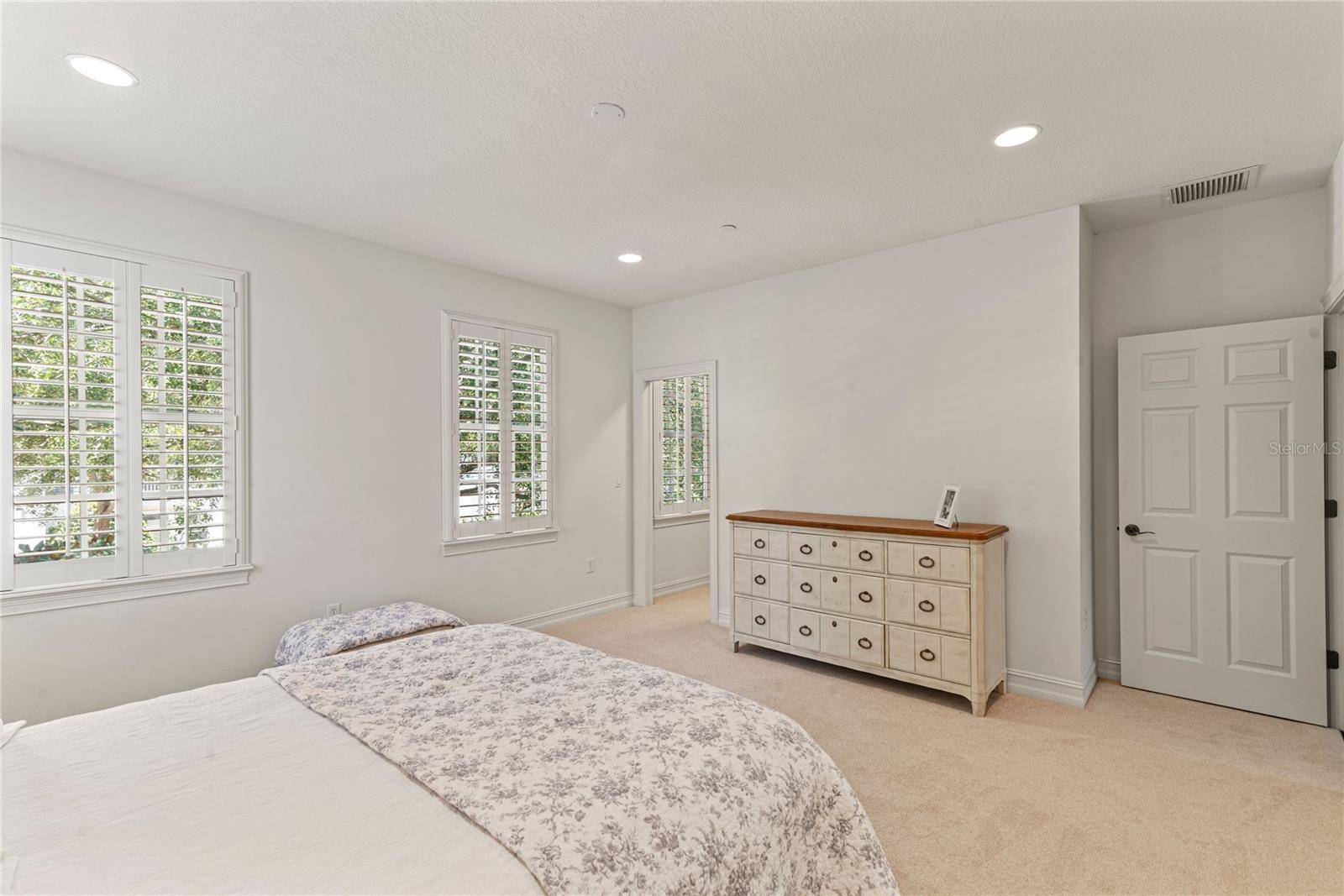 1637 LAKE BALDWIN LN