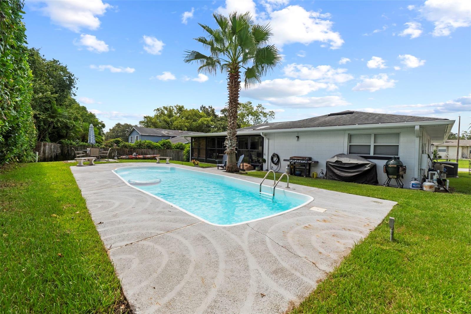 605 SPRING OAKS BLVD