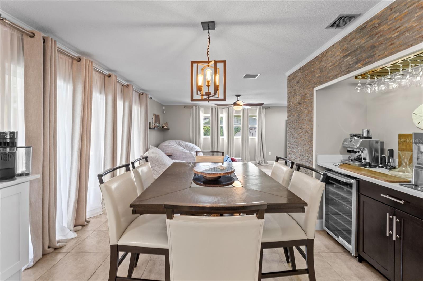 605 SPRING OAKS BLVD