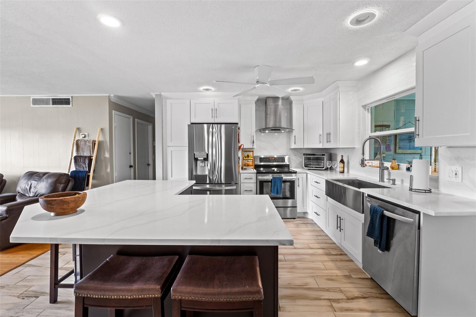 605 SPRING OAKS BLVD