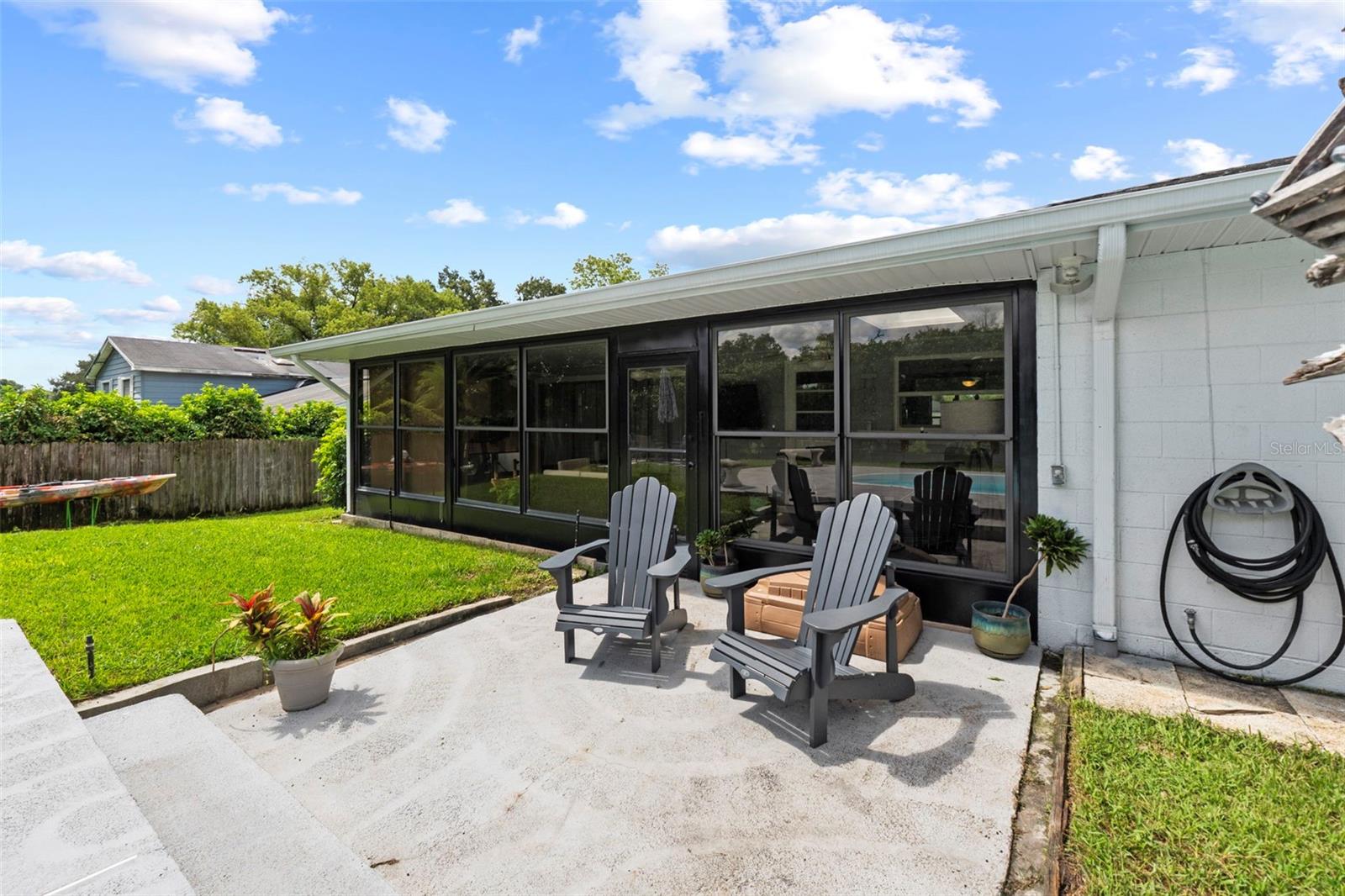 605 SPRING OAKS BLVD