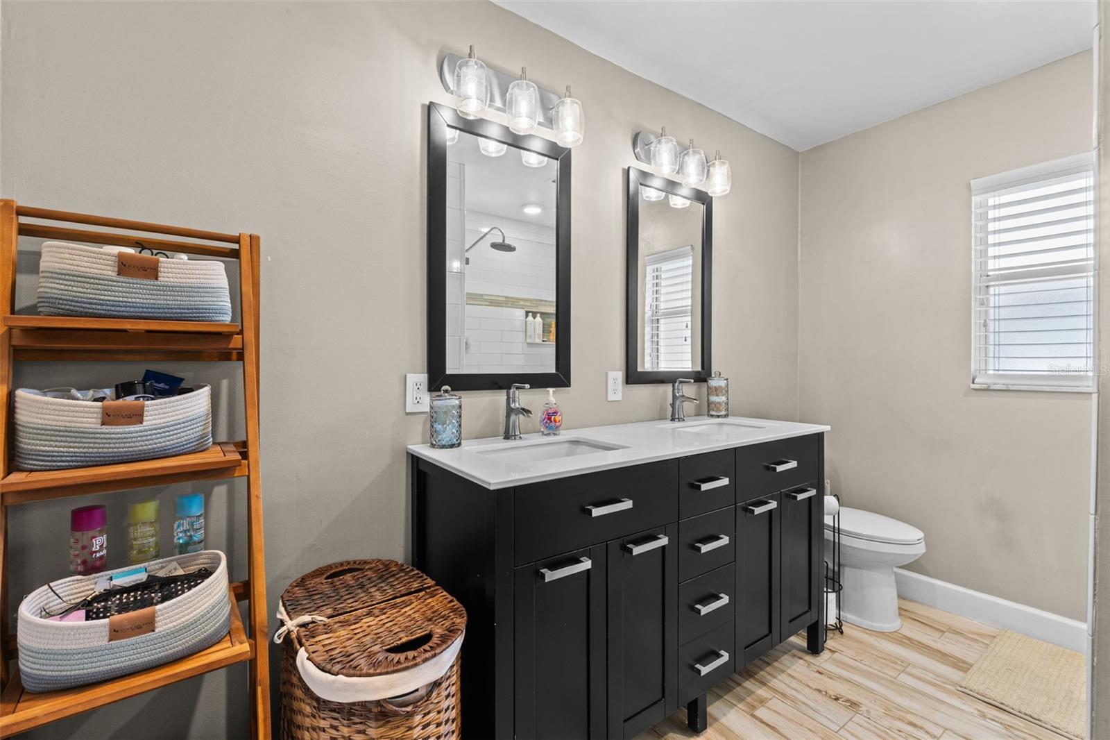 605 SPRING OAKS BLVD