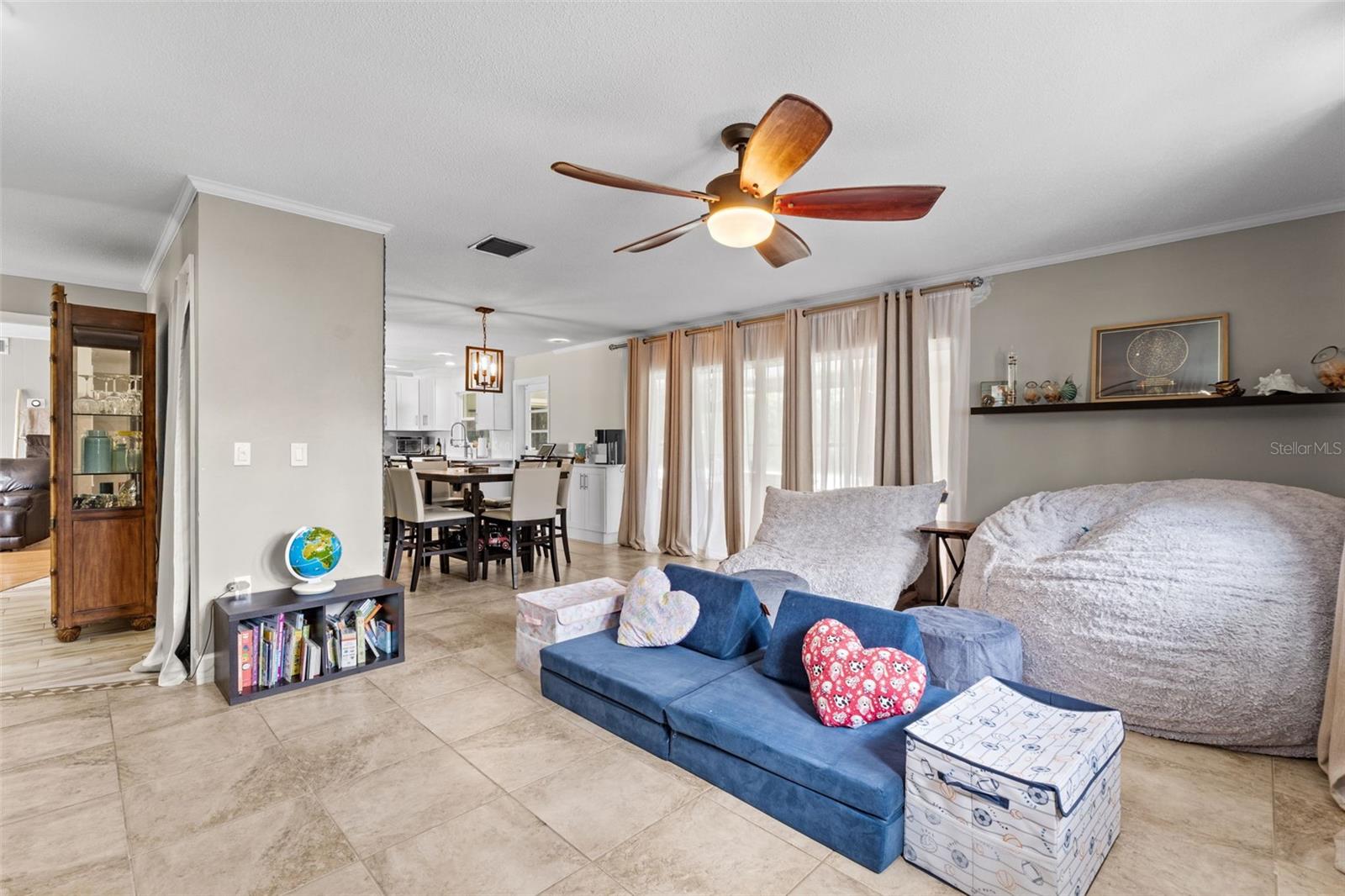 605 SPRING OAKS BLVD