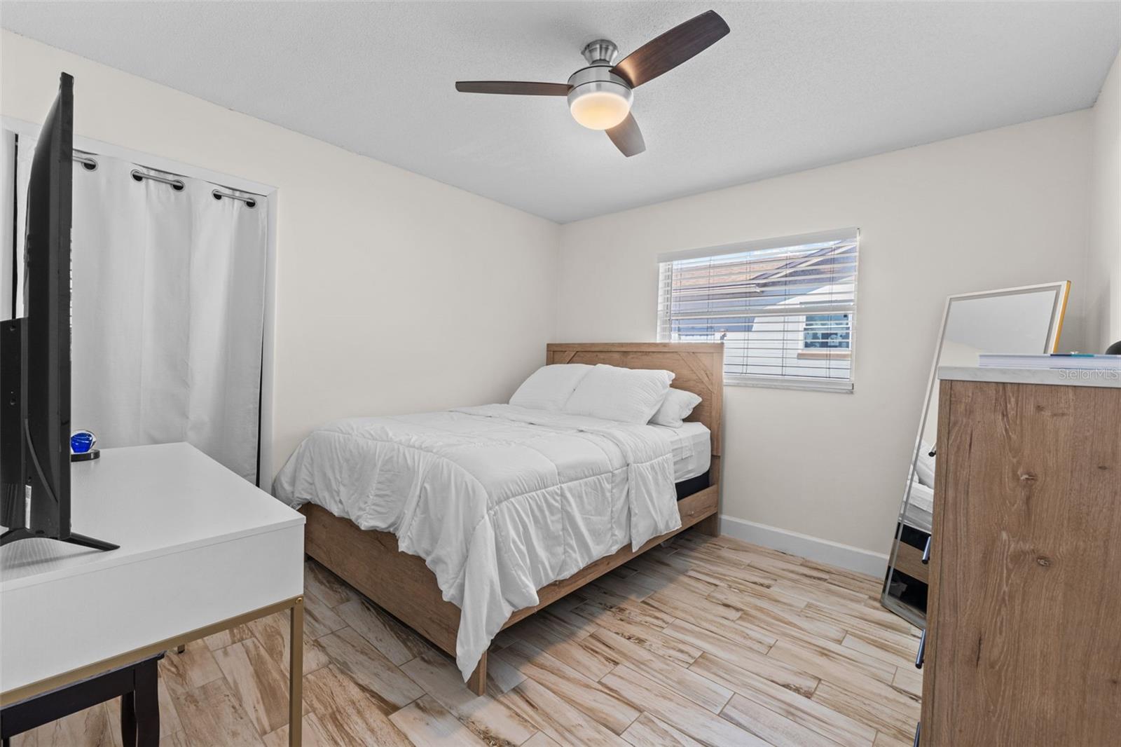 605 SPRING OAKS BLVD