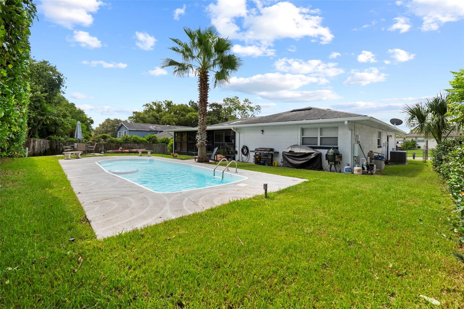 605 SPRING OAKS BLVD