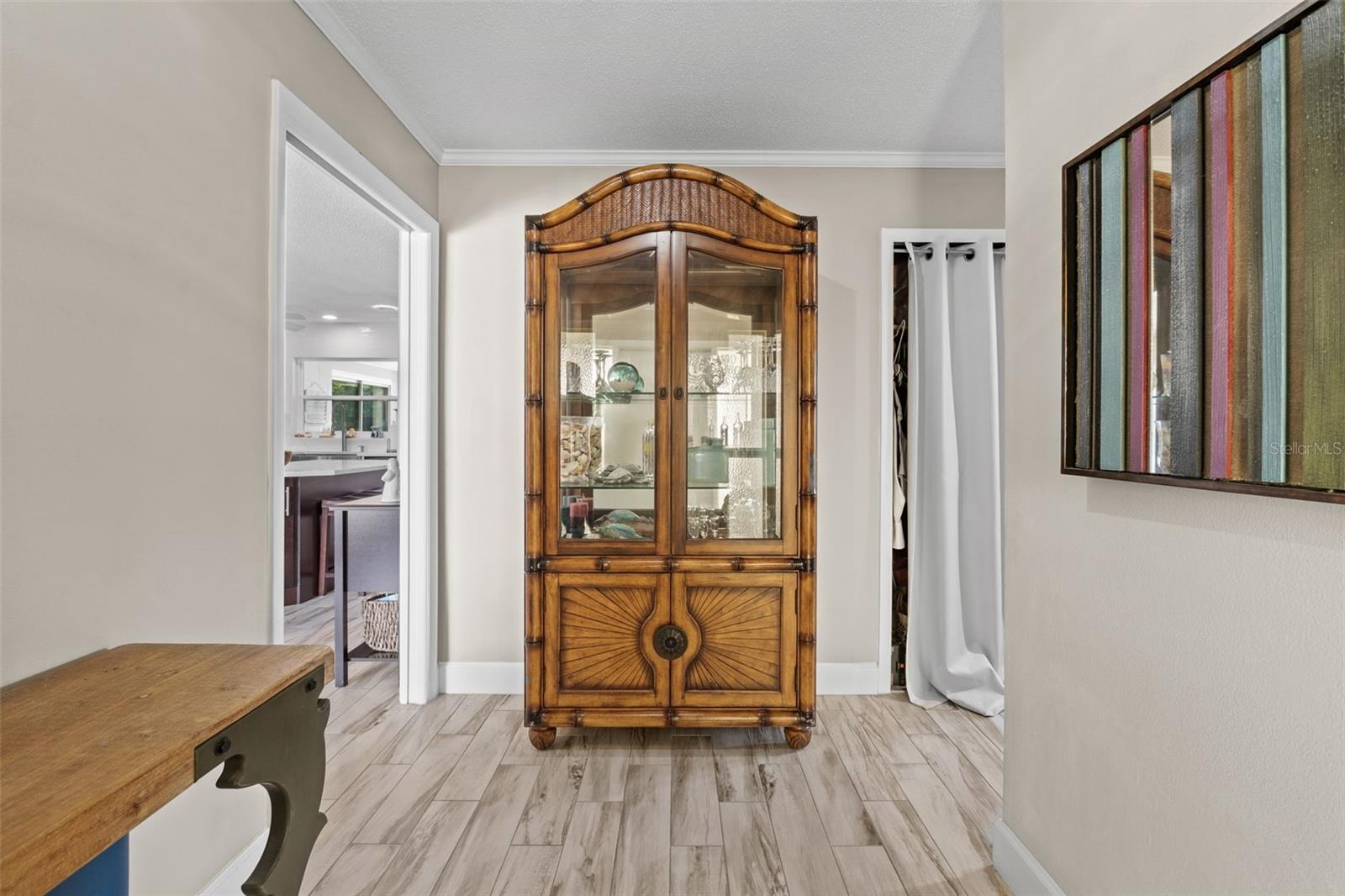 605 SPRING OAKS BLVD