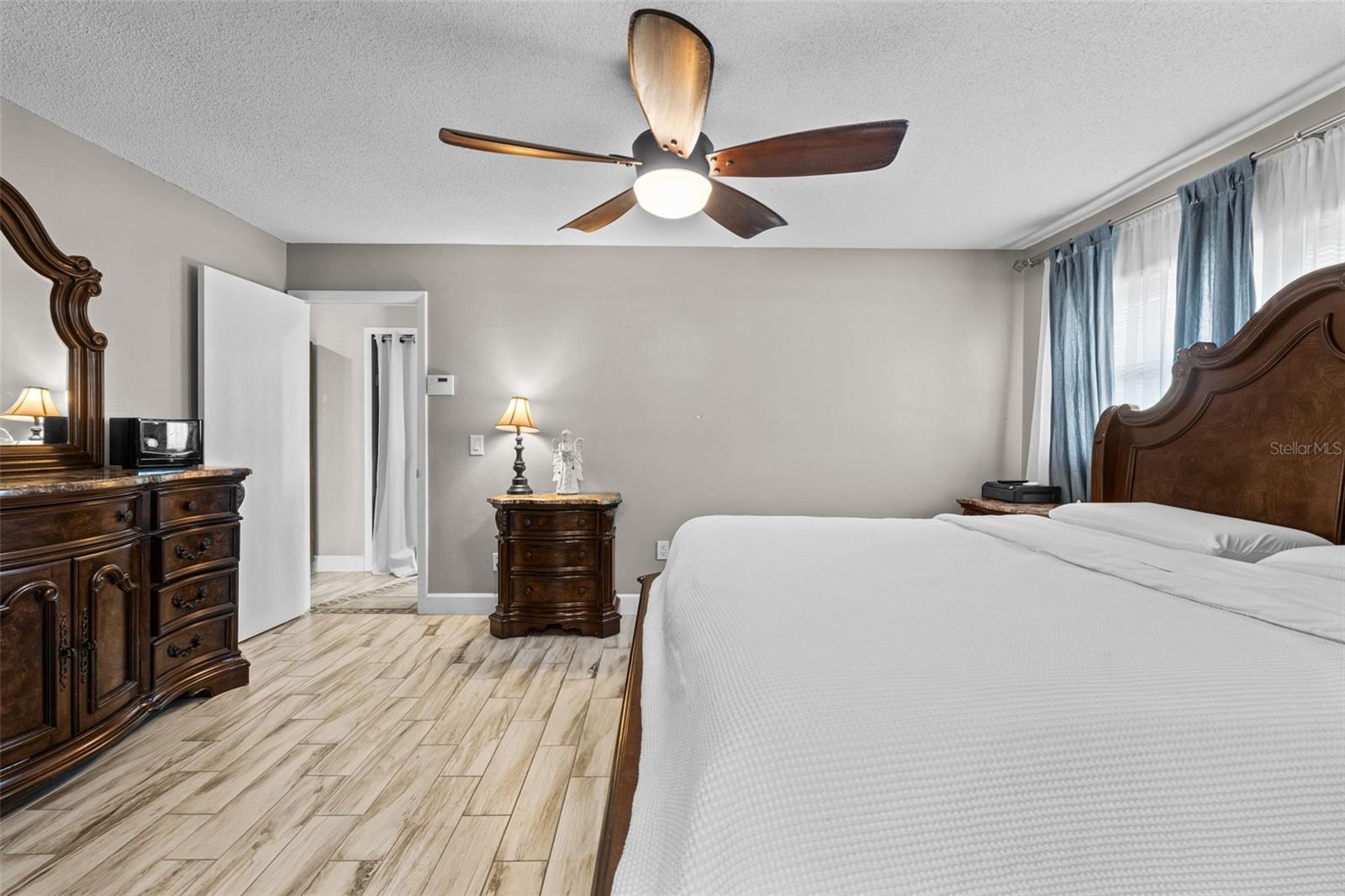 605 SPRING OAKS BLVD