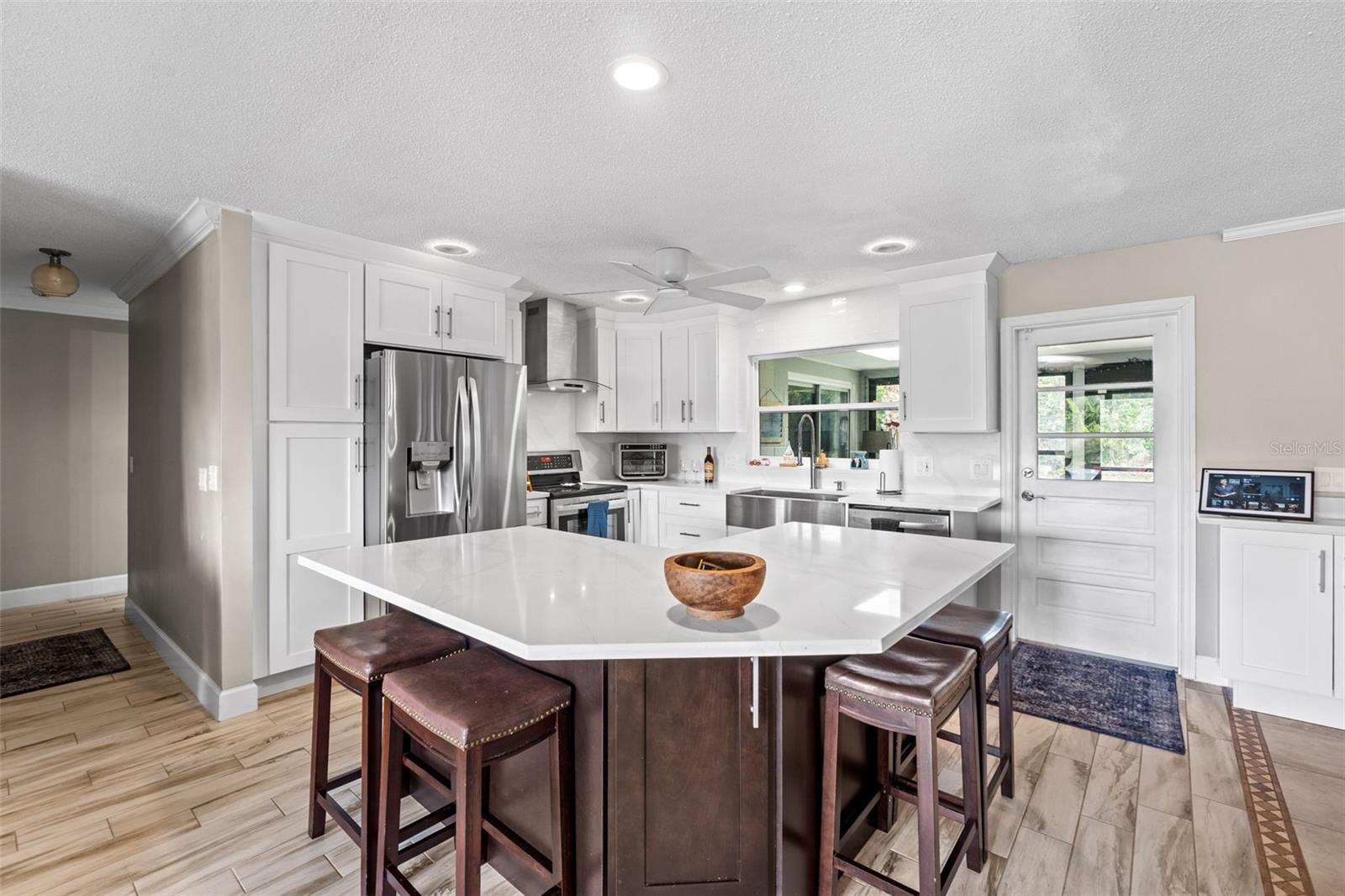 605 SPRING OAKS BLVD