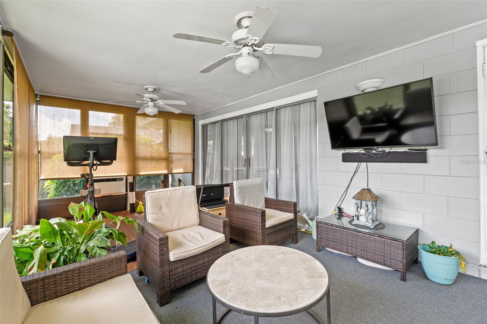 605 SPRING OAKS BLVD