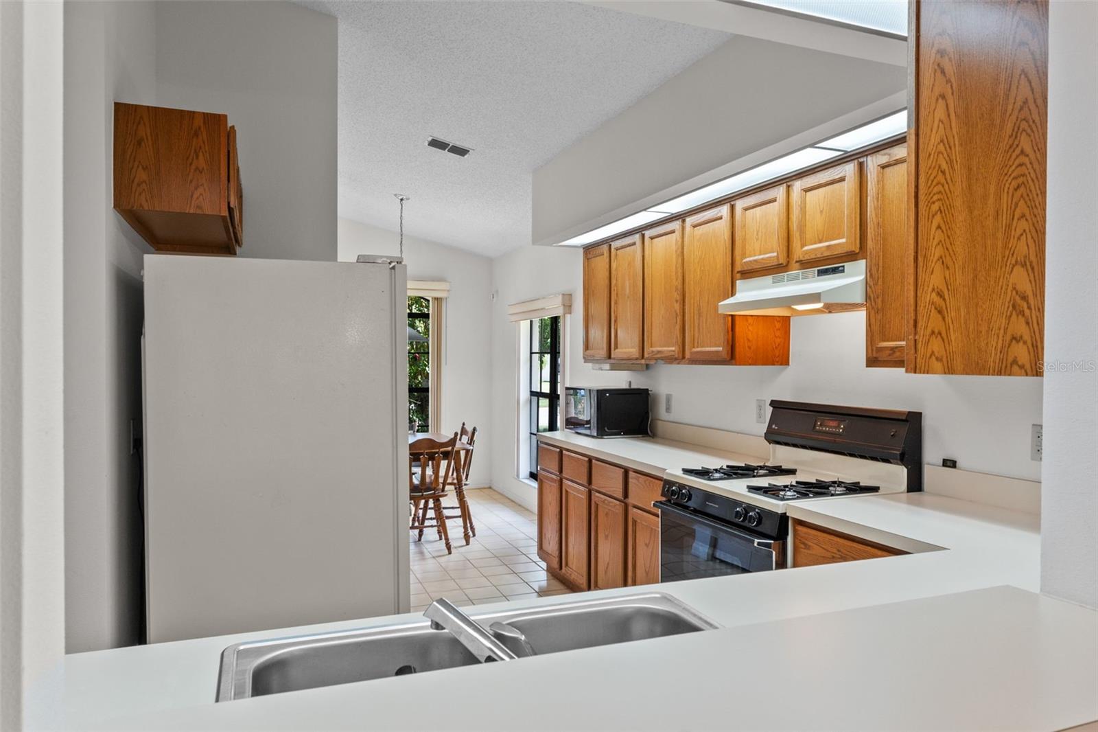 5772 ARNOLD ZLOTOFF DR