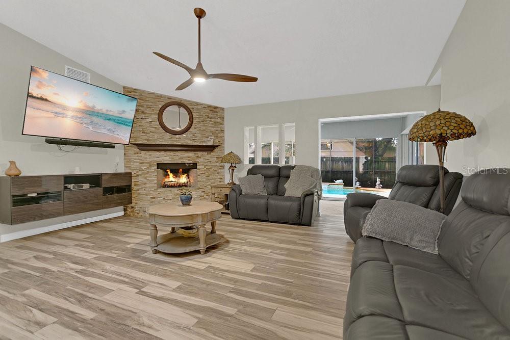 13804 VALLEYBROOKE LN