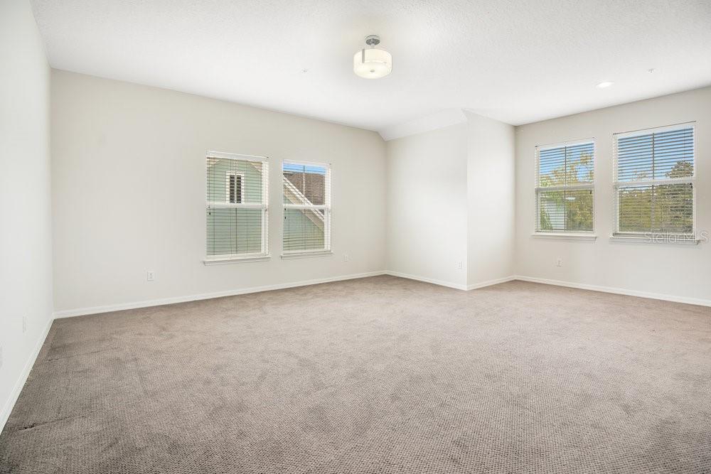 1131 FERN AVE