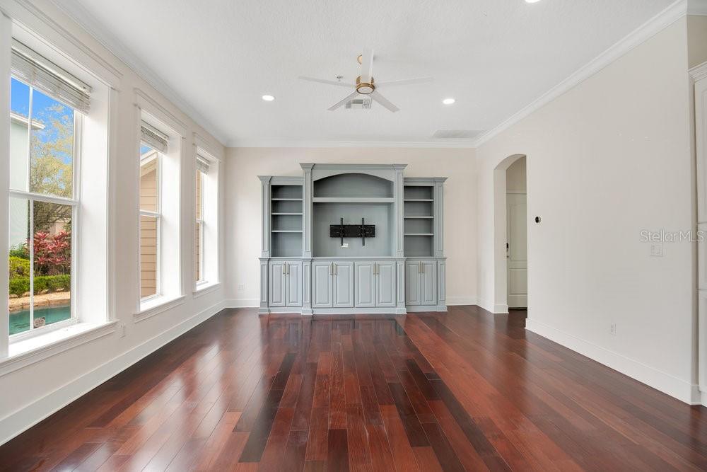 1131 FERN AVE