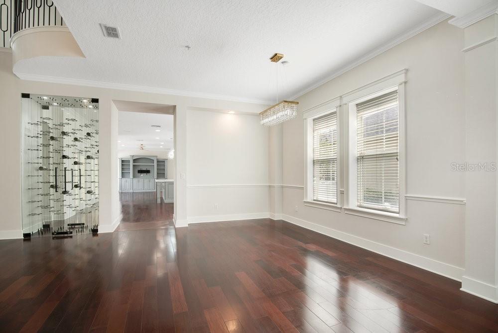 1131 FERN AVE