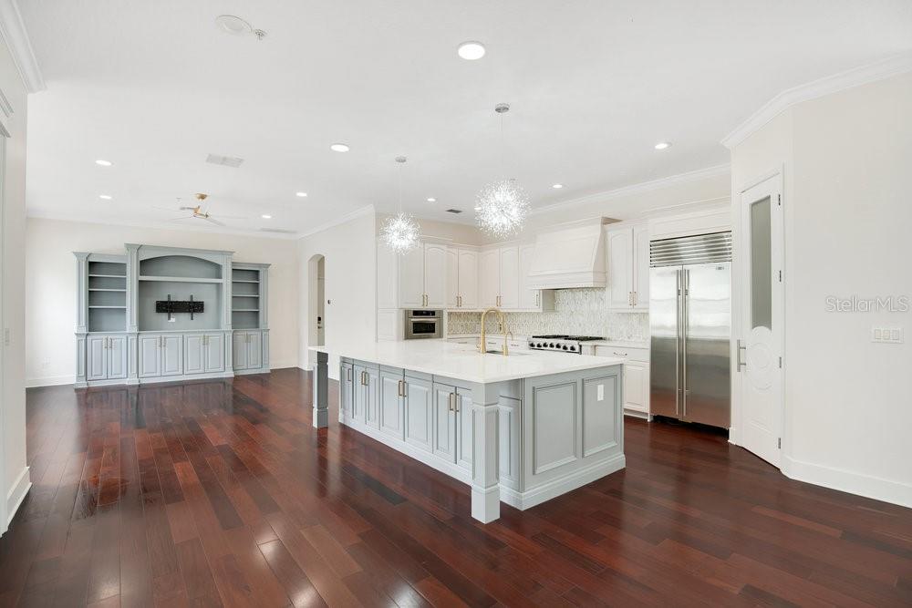 1131 FERN AVE