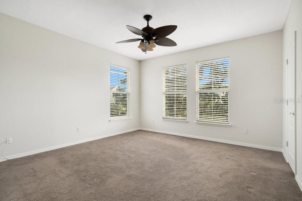 1131 FERN AVE
