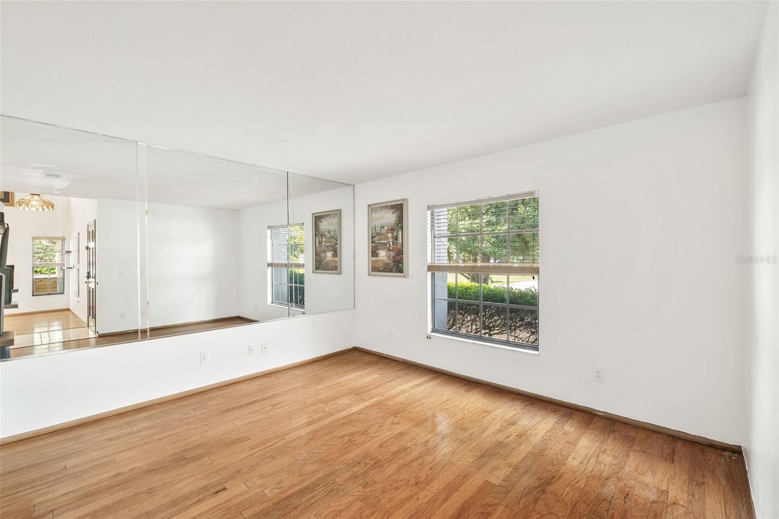 1942 KIMBERWICKE CIR