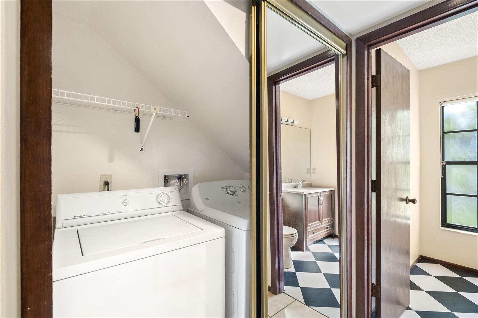 1942 KIMBERWICKE CIR