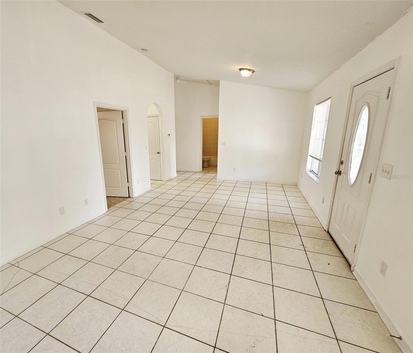 6727 MAGNOLIA POINTE CIR